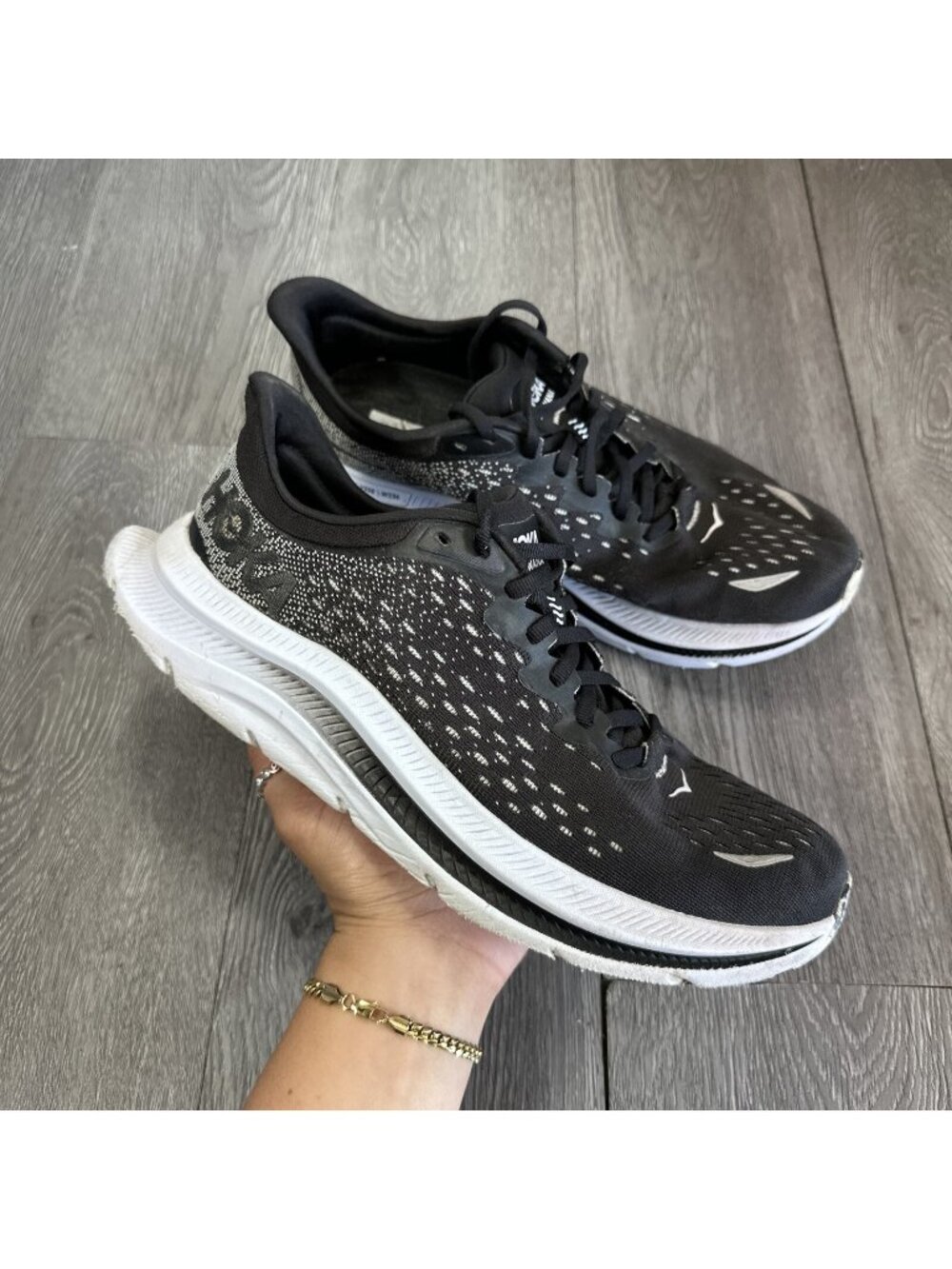 Hoka One One Womens Kawana 1123164 BWHT Black Running Shoes Sneakers Size 9.5 B